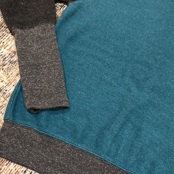 ALO Yoga Teal and Charcoal Sweatshirt - Picture 4 of 5
